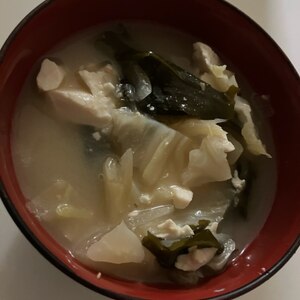 豆腐とキャベツの味噌汁